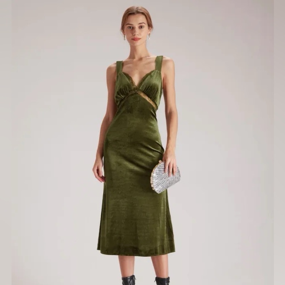 RIHOAS Green V-Neck Cutout Velvet and Lace Green Midi Dress